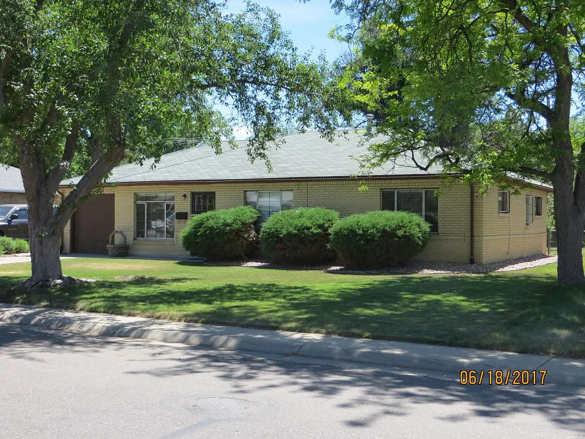 3 bed, 1401 sqft, $2,600 — Photo 1