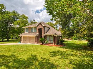 407 Oaks Grande Rd, Mont Belvieu, TX 77523