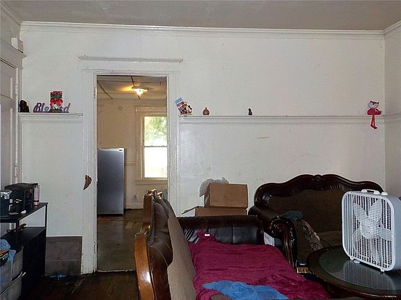 4th image of 1265-1267 N Clinton Ave