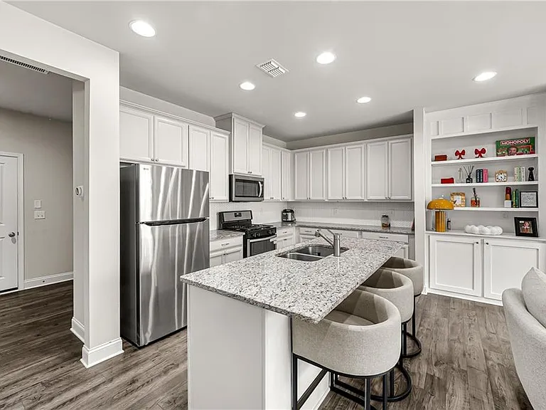 791 Belrose Dr — Photo 5