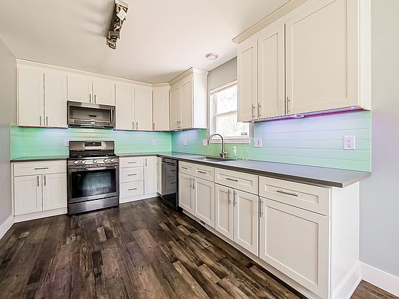 4th image of 9366 Huron Park Dr