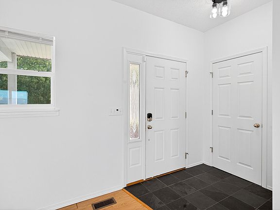 5th image of 319 Cliff House Road