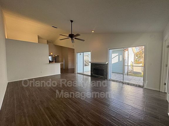 3rd image of 876 Bay Lake Ct