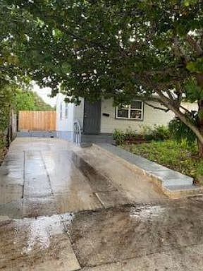 2nd image of 917 31st St