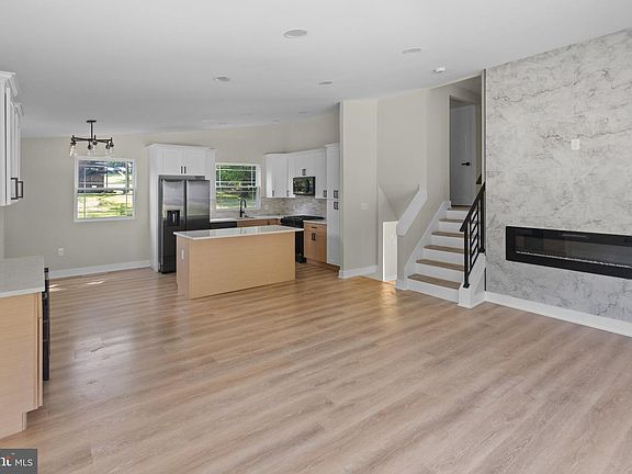 5th image of 7 Gloucester Ave