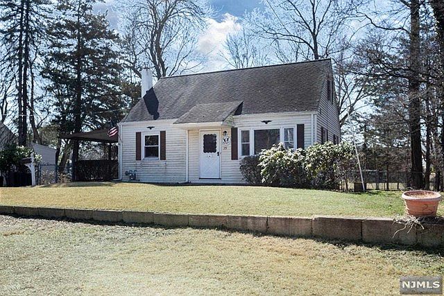 1st image of 75 Cottage Pl