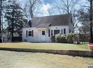 75 Cottage Pl, Westwood, NJ 07675