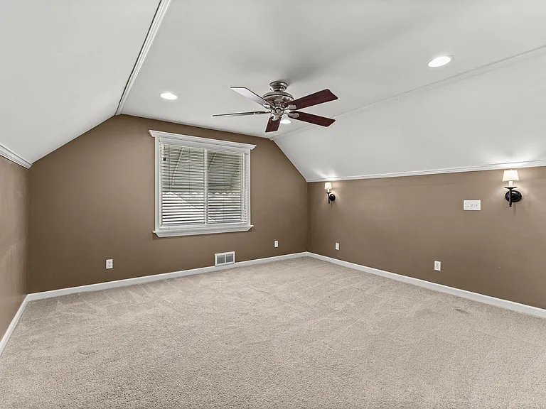 22312 Madison St — Photo 24