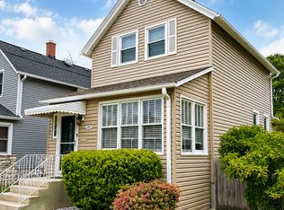 1747 S Cora St, Des Plaines, IL 60018