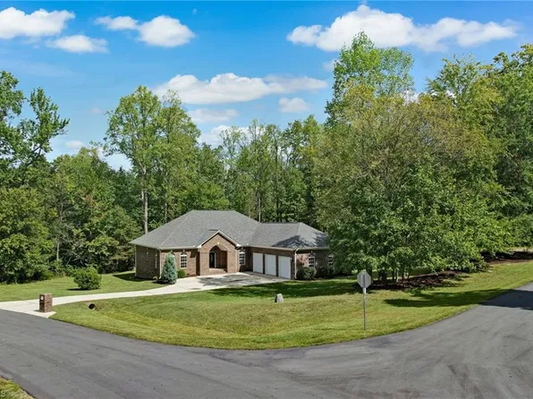 5219 Bethany Park Dr, Pleasant Garden, NC 27313