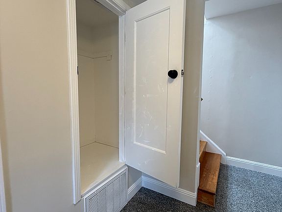 4th image of 185 Margaret Ave