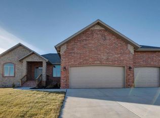 1613 N Waterstone Ave, Springfield, MO 65802