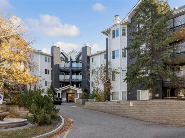 30 NW Sierra Morena Mews SW #204, Calgary, AB T3H 3K7