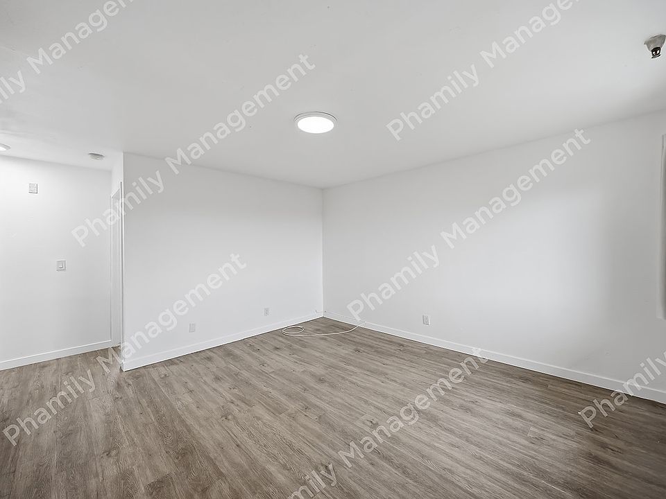 1st image of 2538 Johnston St #9