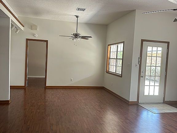 5th image of 4521 Summerdale St