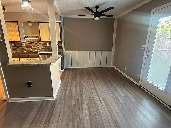 5th image of 4604 Mistletoe Dr