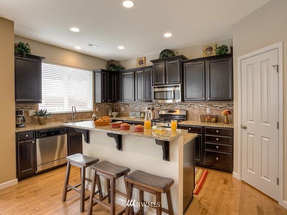 4th image of 4916 40th Street NE #48