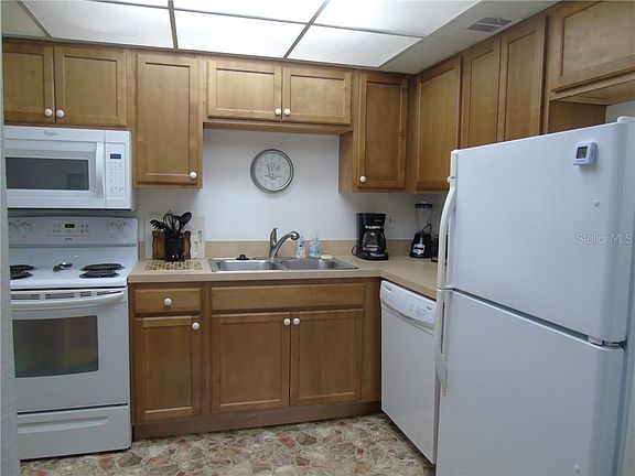5th image of 19505 Quesada Ave #J