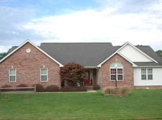 301 Breeze Dr, Carterville, IL 62918