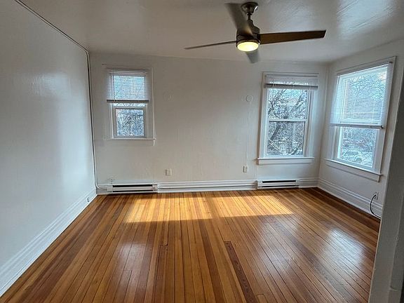 4th image of 101 S Pennsylvania St #105