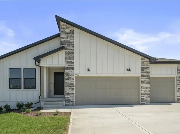 403 Woodview Dr, Raymore, MO 64083