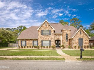 2101 Whitney Oaks Dr, Ocean Springs, MS 39564
