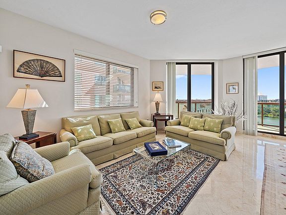 4th image of 3620 Gardens Parkway #801b