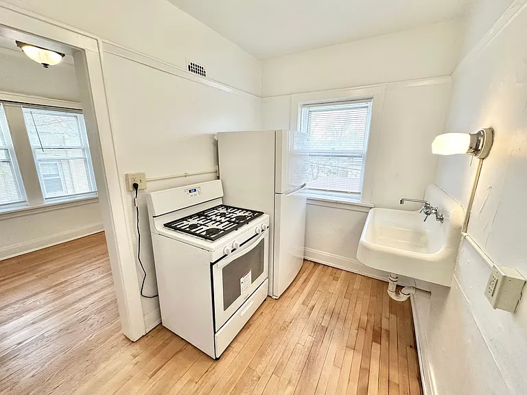 3819 N Oakland Ave — Photo 4