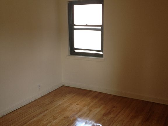 2nd image of 19622 67th Ave #1