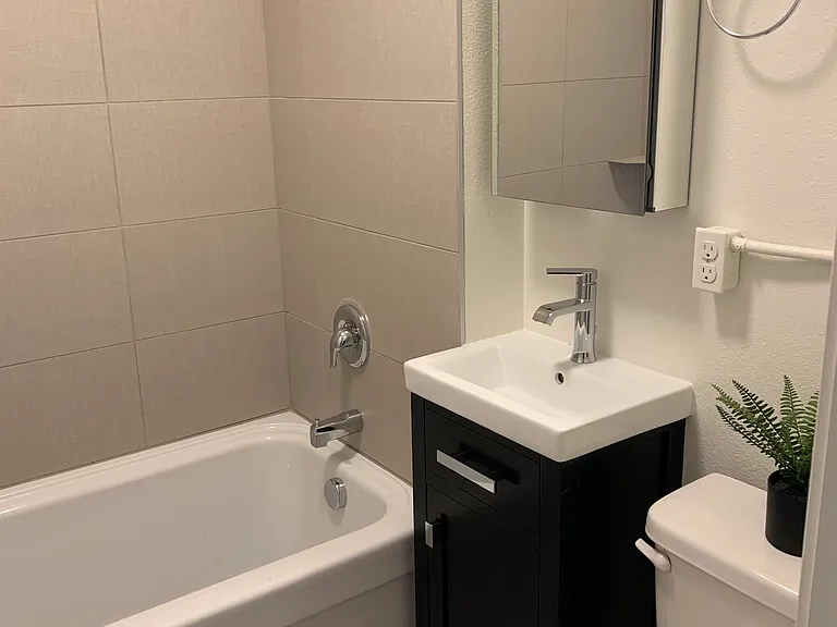 1314 I St #3 — Photo 6