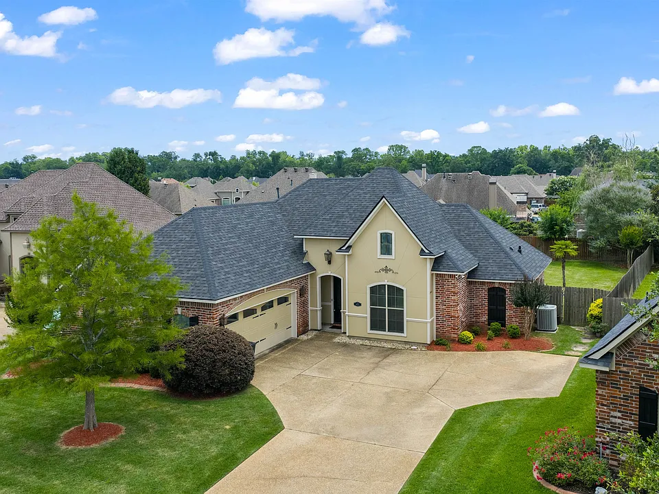 407 Carnaby Ct