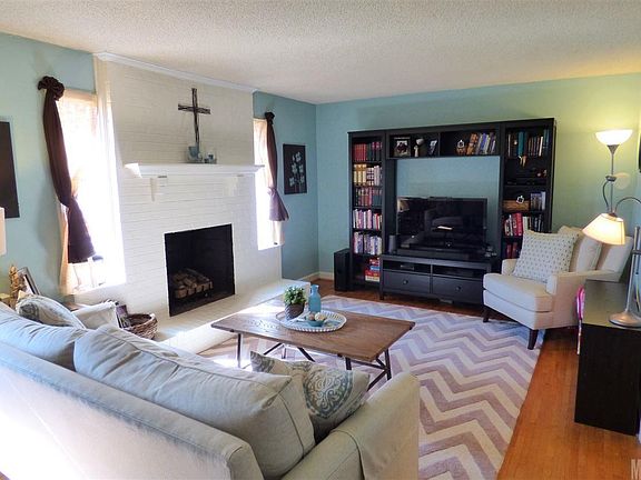 3rd image of 631 21st Ave NE