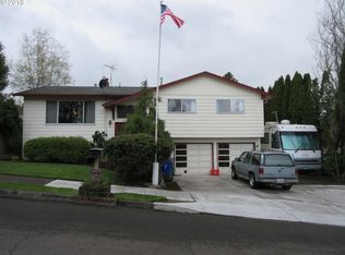 586 SW 6th St, Gresham, OR 97080