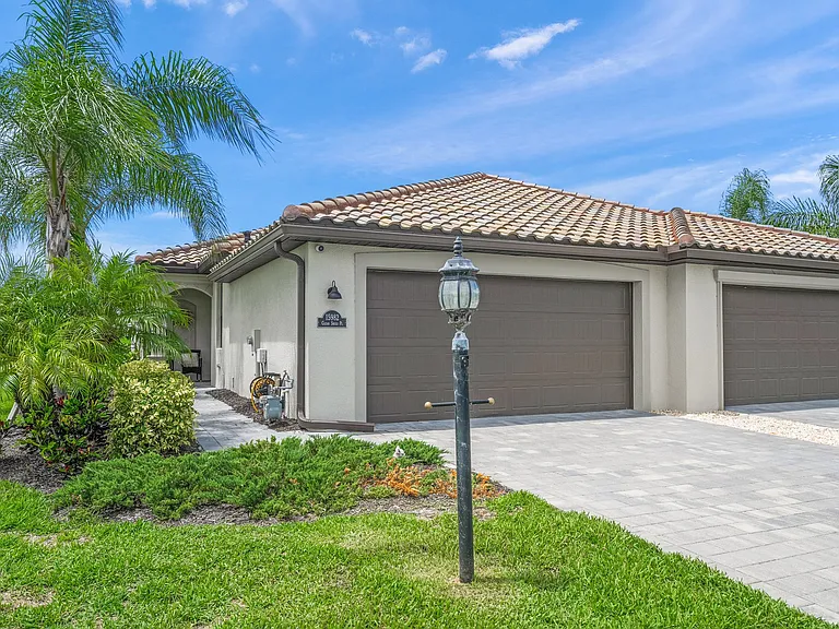 15982 Clear Skies Pl — Photo 5