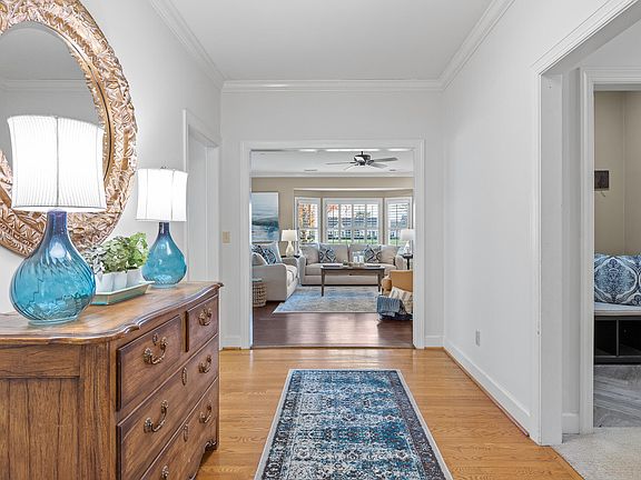4th image of 1050 Heritage Landing Dr