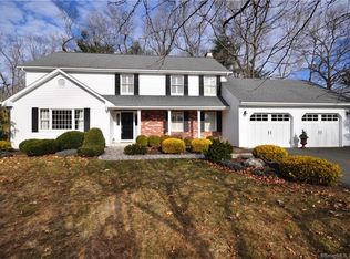 300 Hitching Post Ln, Windsor, CT 06095