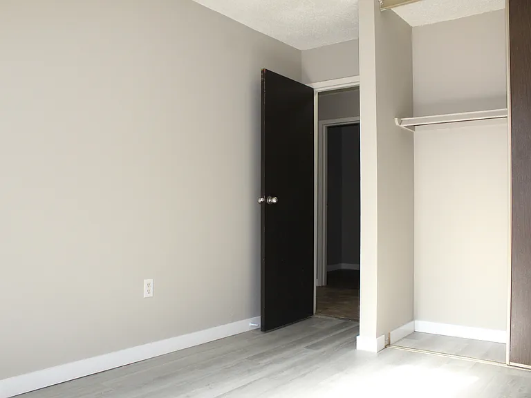 615 Confederation Dr — Photo 8