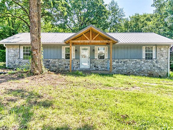 3rd image of 124 Cumberland Cir