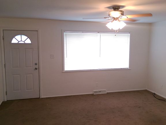 5th image of 10499 Wintergreen Ct