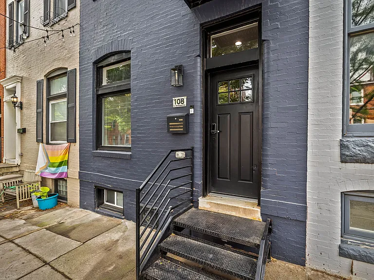 108 S Washington St — Photo 3