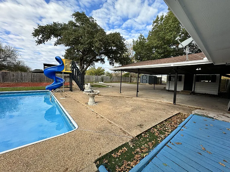 140 Towne West Dr — Photo 39