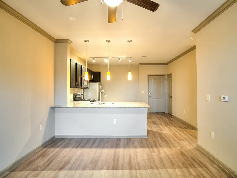 Oaks at Wayside Apartments — Photo 11