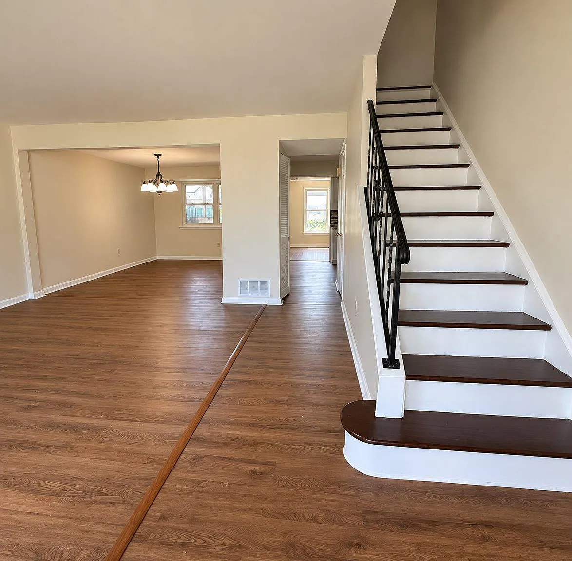 3 bed, 1.5 bath, 1796 sqft, $2,500 — Photo 2