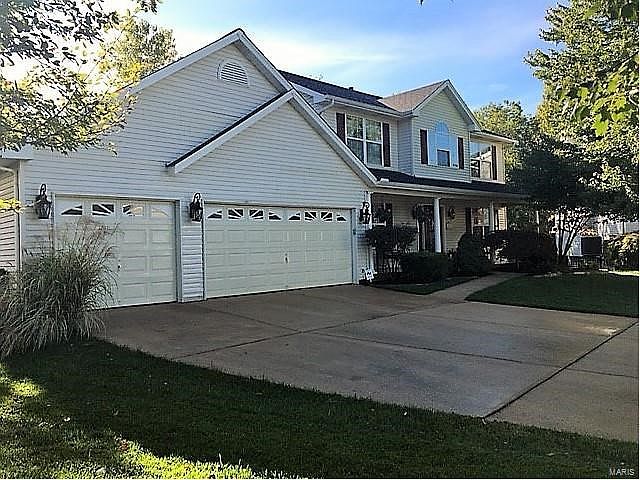 Enjoy this home's private lot backing to woods and common ground on a cul-de-sac plus you will love this Lifestyle Community wit