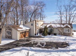 3346 Lakeshore Rd W, Oakville, ON L6L 6S6