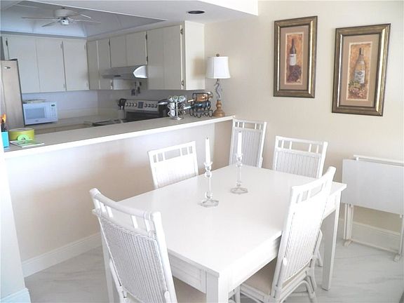 5th image of 330 NE Edgewater Dr APT 303