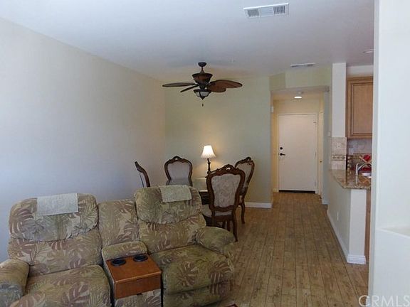 3rd image of 8 Veneto Ln