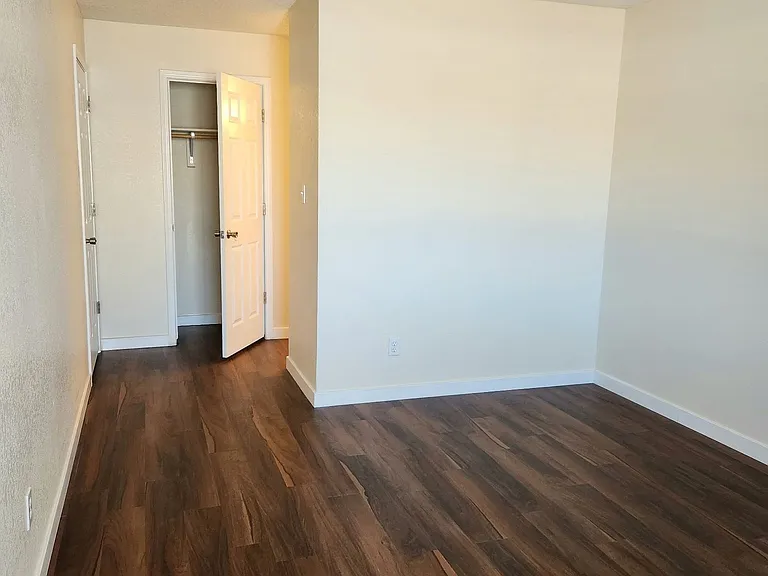 212 San Clemente Ave NW — Photo 14