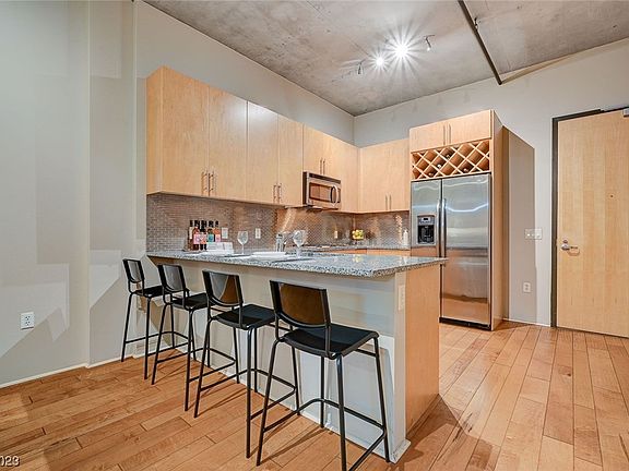 5th image of 353 Bonneville Ave #147