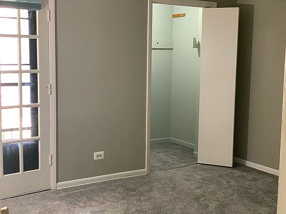 2nd image of 205 Washington Sq APT D